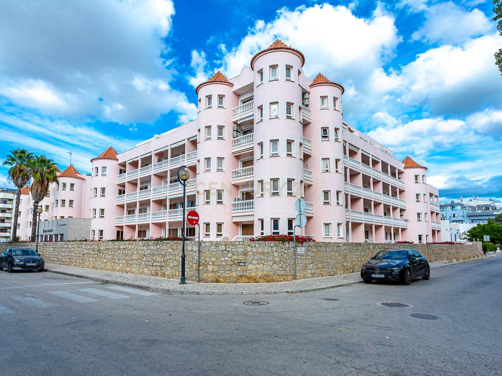 Apartamento T2 no Prestigiado Condomínio Fechado Parque dos Reis - Monte Gordo, Algarve - Image 21