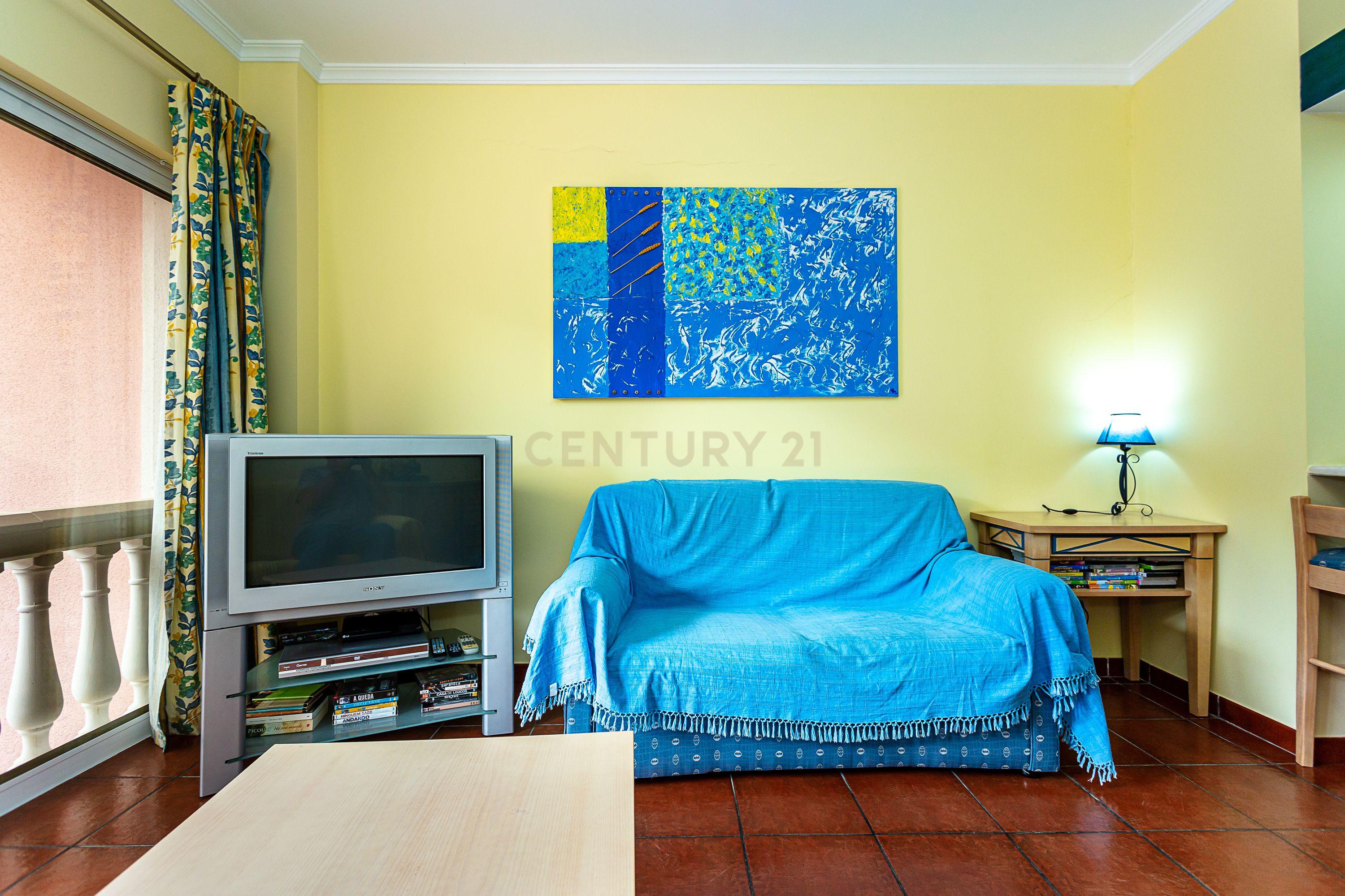 Apartamento T2 no Prestigiado Condomínio Fechado Parque dos Reis - Monte Gordo, Algarve - Image 7