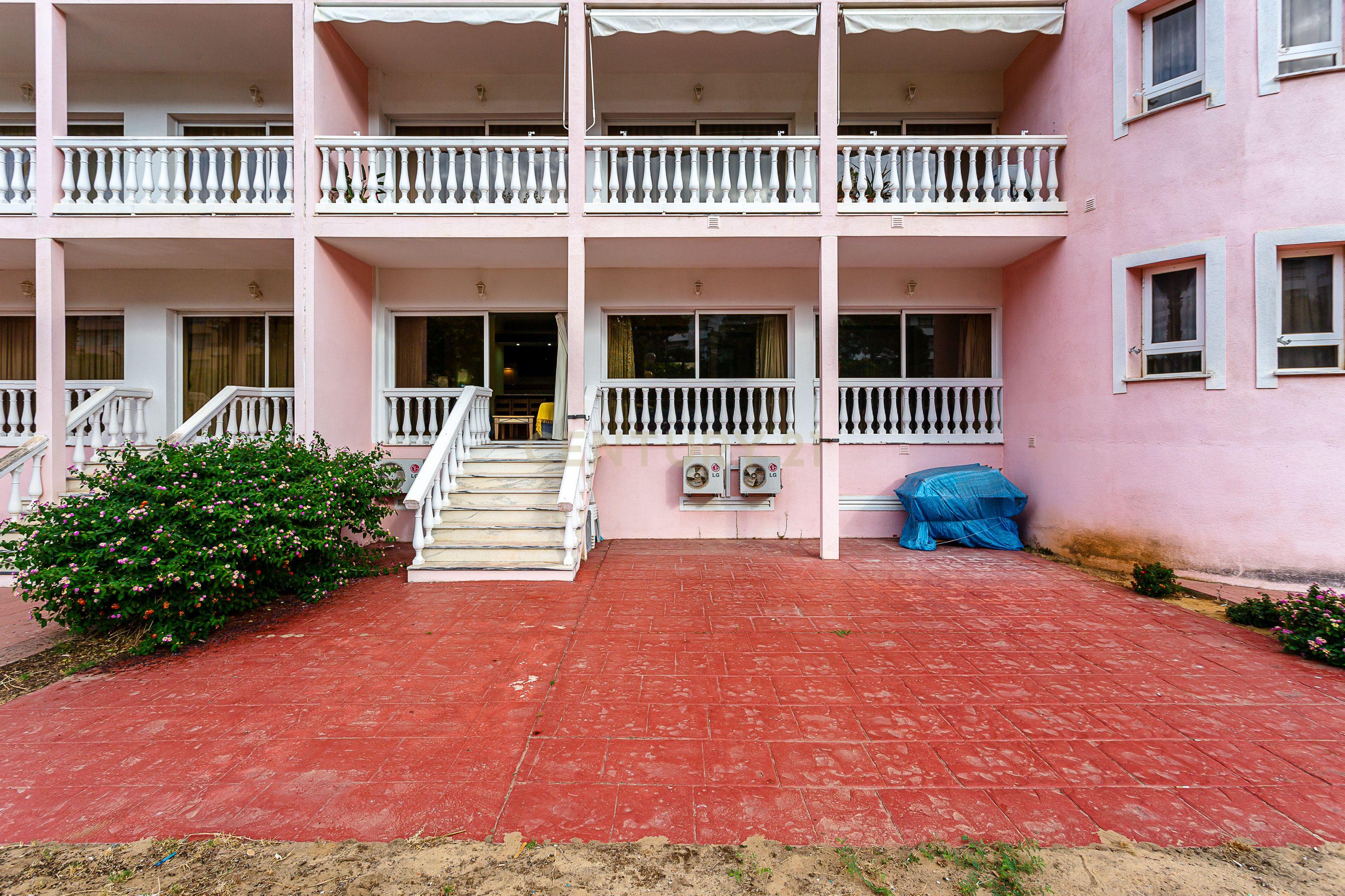 Apartamento T2 no Prestigiado Condomínio Fechado Parque dos Reis - Monte Gordo, Algarve - Image 19
