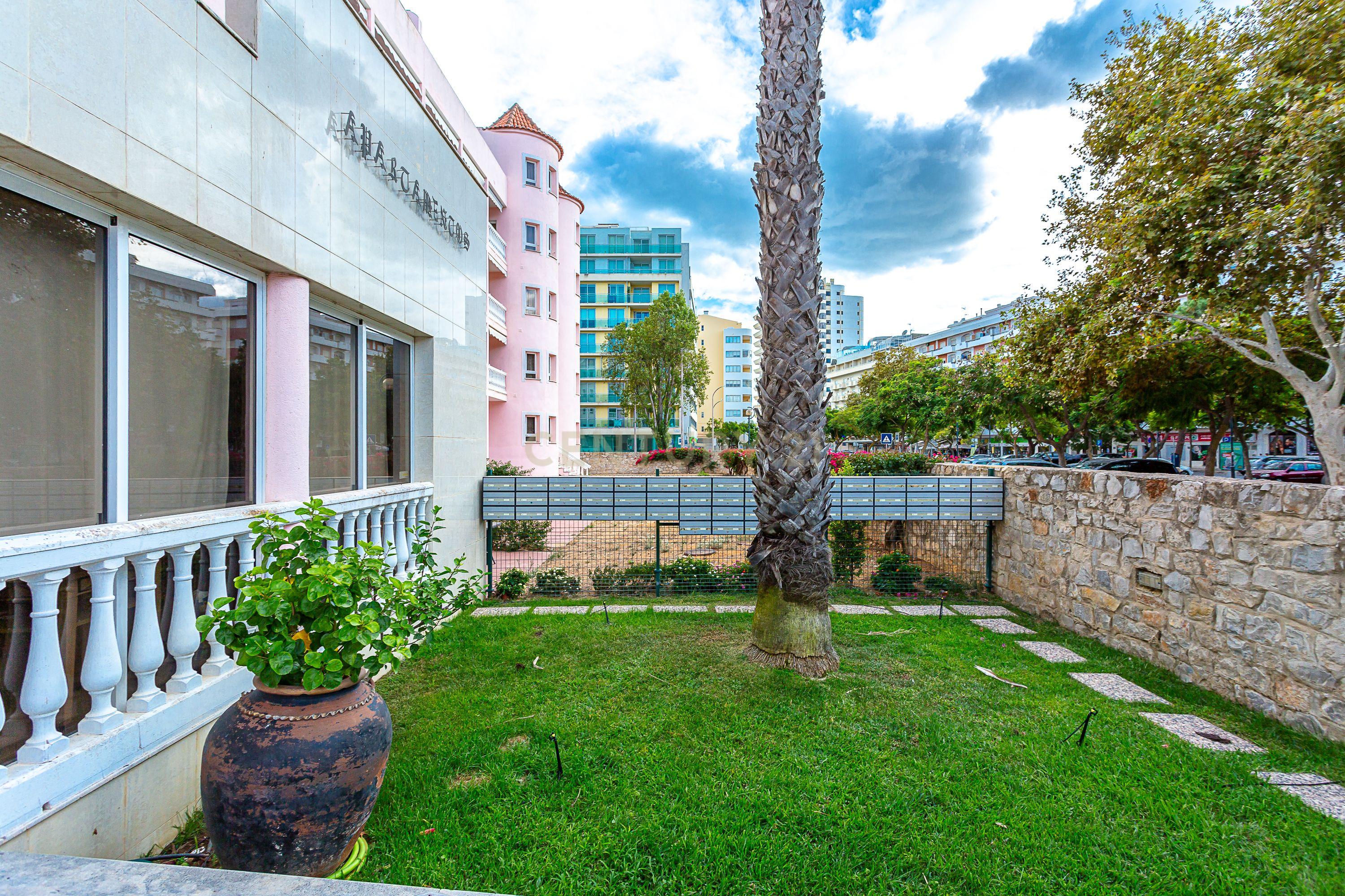 Apartamento T2 no Prestigiado Condomínio Fechado Parque dos Reis - Monte Gordo, Algarve - Image 20