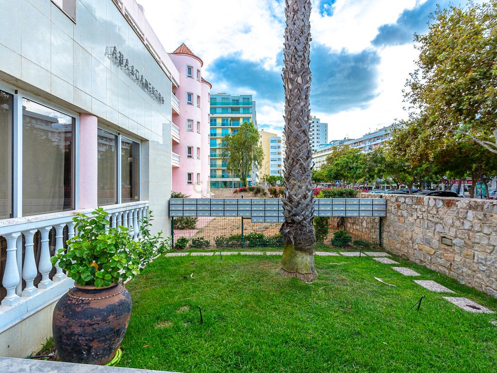 Apartamento T2 no Prestigiado Condomínio Fechado Parque dos Reis - Monte Gordo, Algarve - Image 20