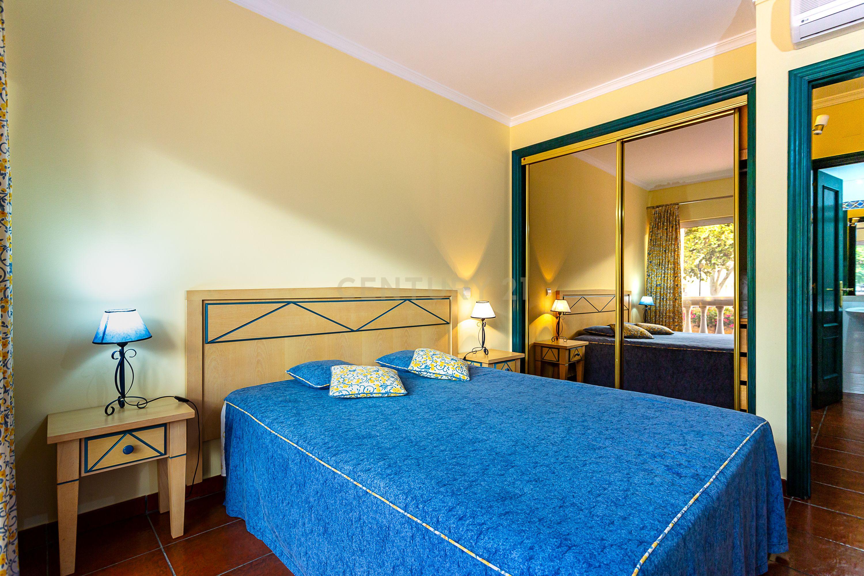 Apartamento T2 no Prestigiado Condomínio Fechado Parque dos Reis - Monte Gordo, Algarve - Image 16