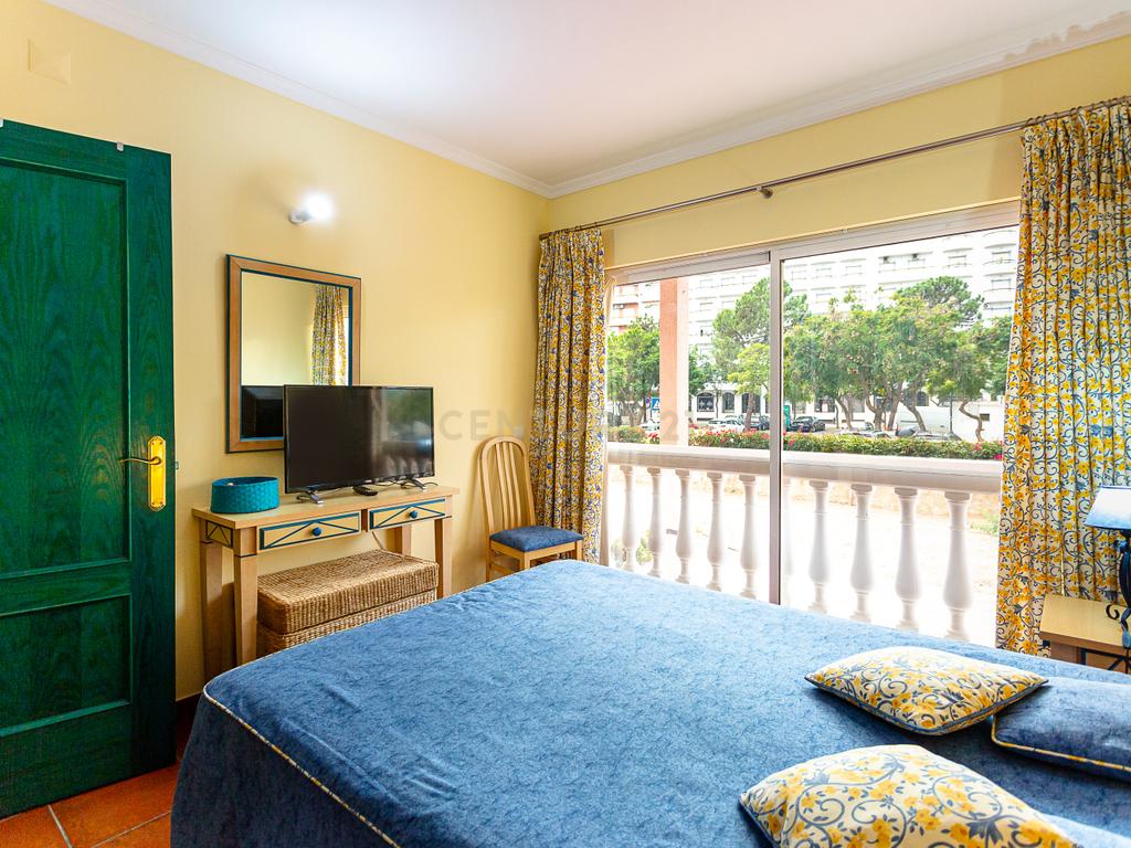 Apartamento T2 no Prestigiado Condomínio Fechado Parque dos Reis - Monte Gordo, Algarve - Image 15