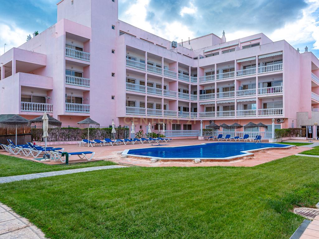 Apartamento T2 no Prestigiado Condomínio Fechado Parque dos Reis - Monte Gordo, Algarve - Image 17