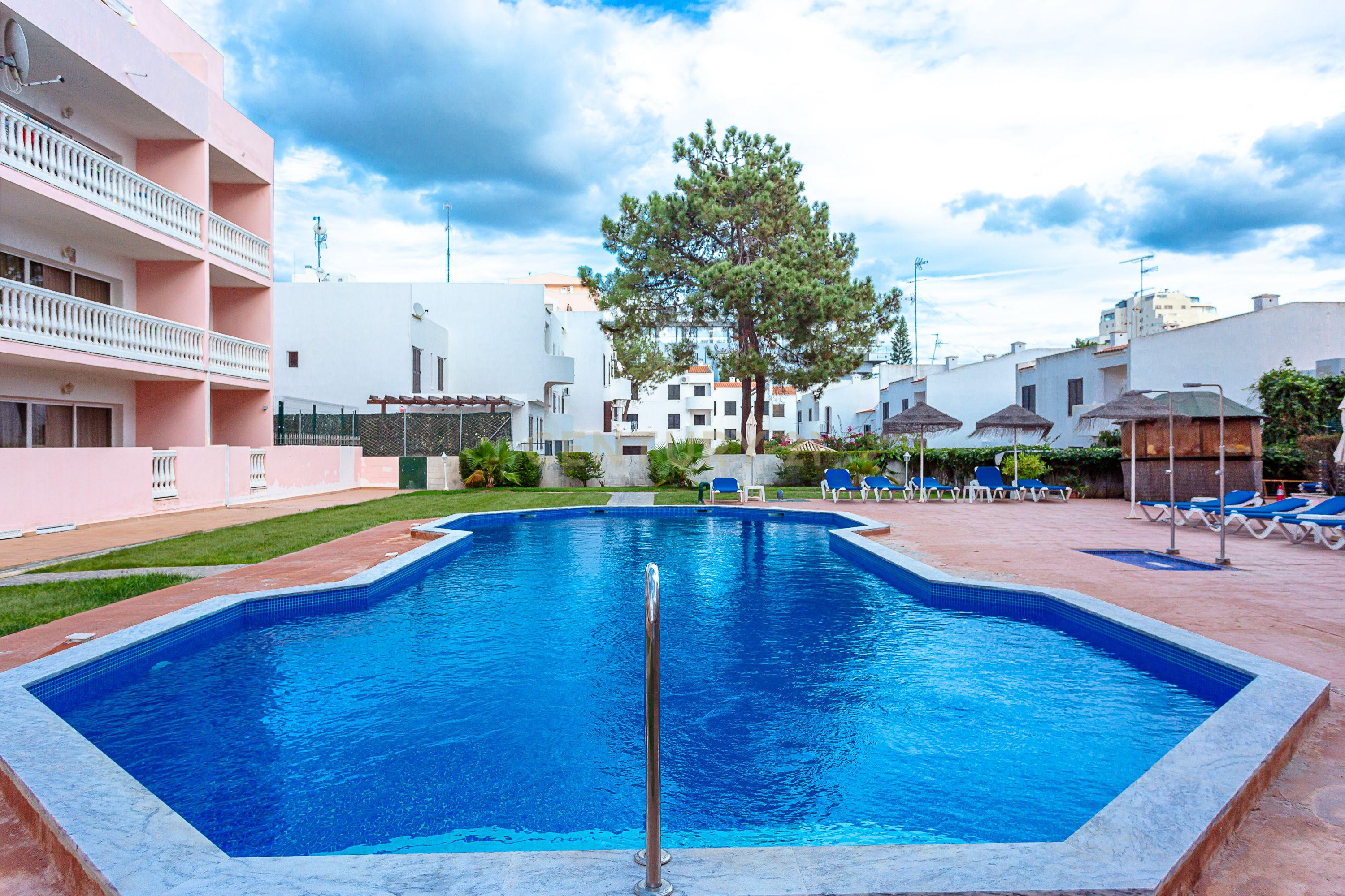 Apartamento T2 no Prestigiado Condomínio Fechado Parque dos Reis - Monte Gordo, Algarve - Image 18