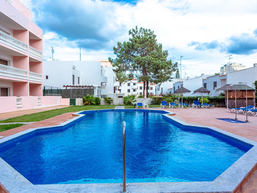 Apartamento T2 no Prestigiado Condomínio Fechado Parque dos Reis - Monte Gordo, Algarve - Image 18