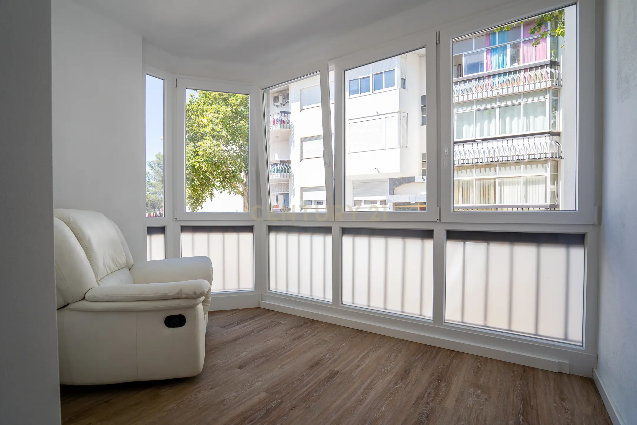O melhor Apartamento T2 Remodelado nas Fontainhas em Cascais. - Image 17