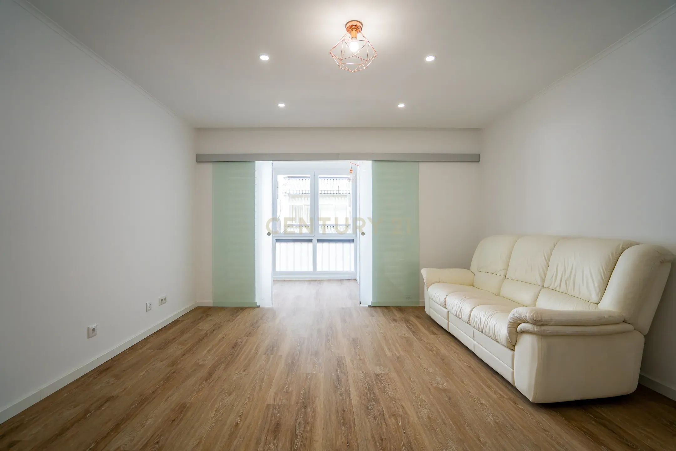 O melhor Apartamento T2 Remodelado nas Fontainhas em Cascais. - Image 14