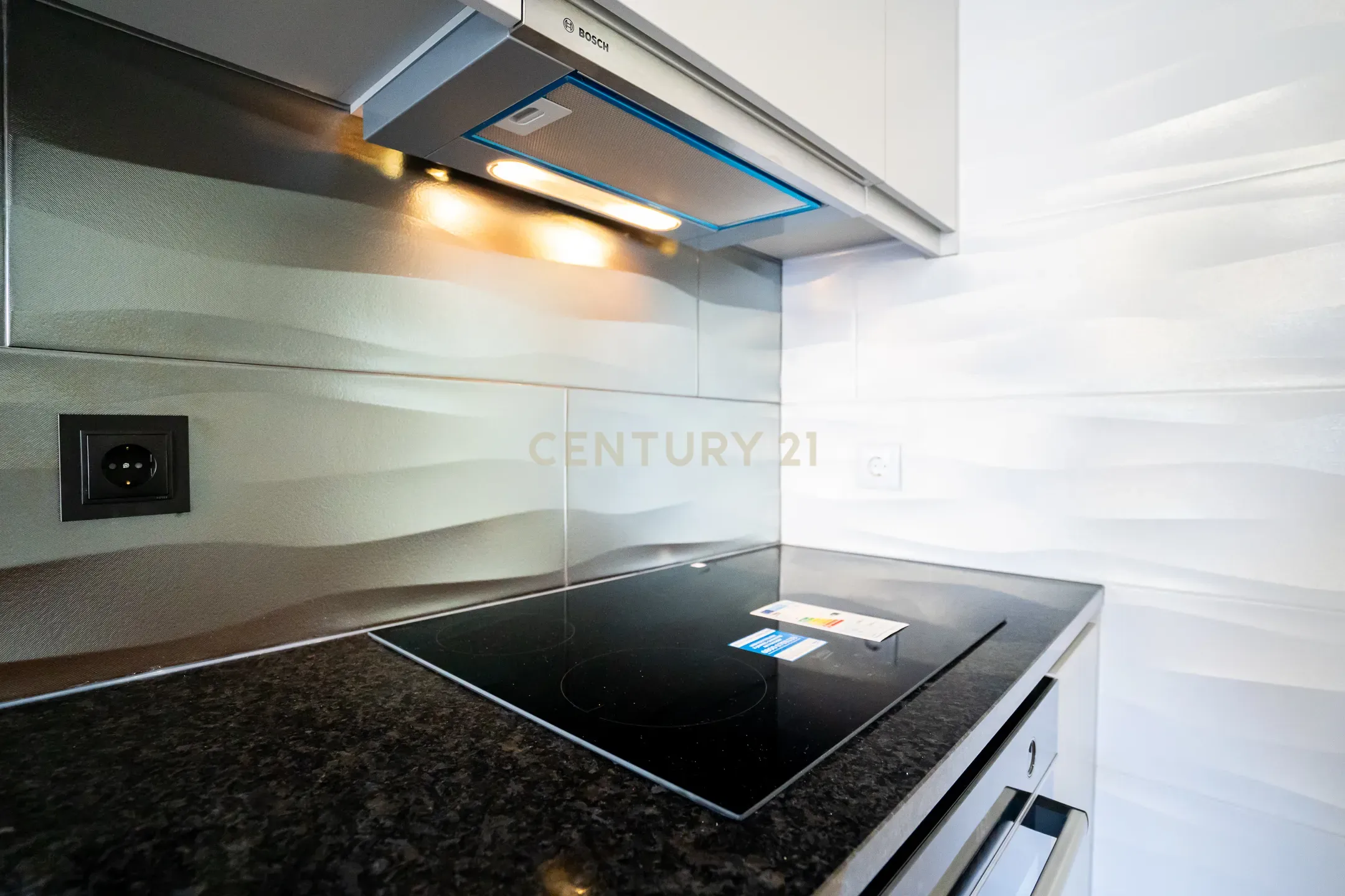 O melhor Apartamento T2 Remodelado nas Fontainhas em Cascais. - Image 5