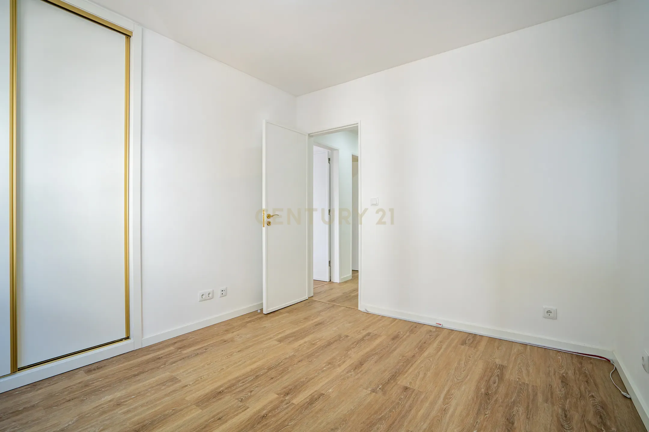 O melhor Apartamento T2 Remodelado nas Fontainhas em Cascais. - Image 26