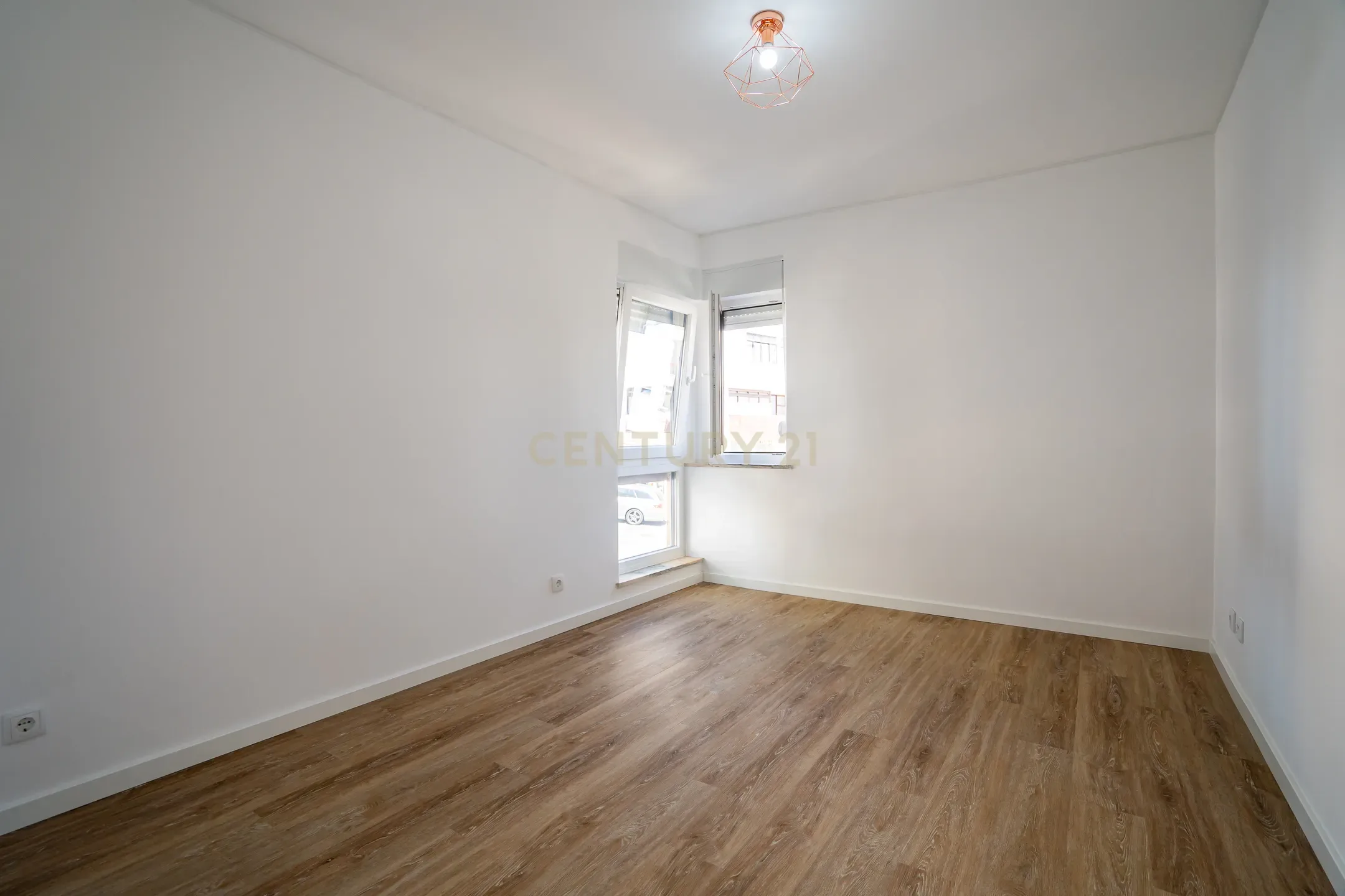 O melhor Apartamento T2 Remodelado nas Fontainhas em Cascais. - Image 23