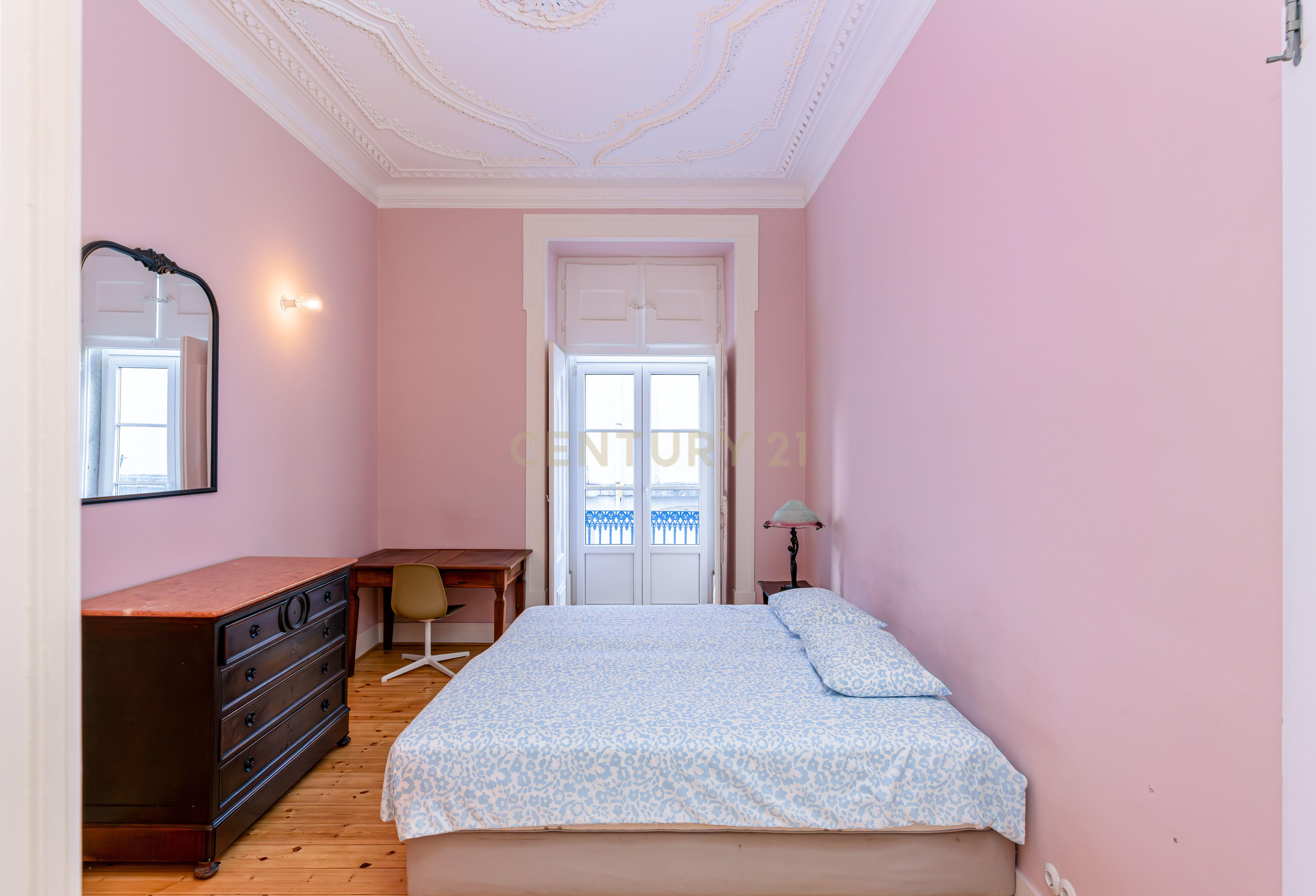 Moderno e Aconchegante Apartamento T2 em Lisboa Sé Alfama - Image 15