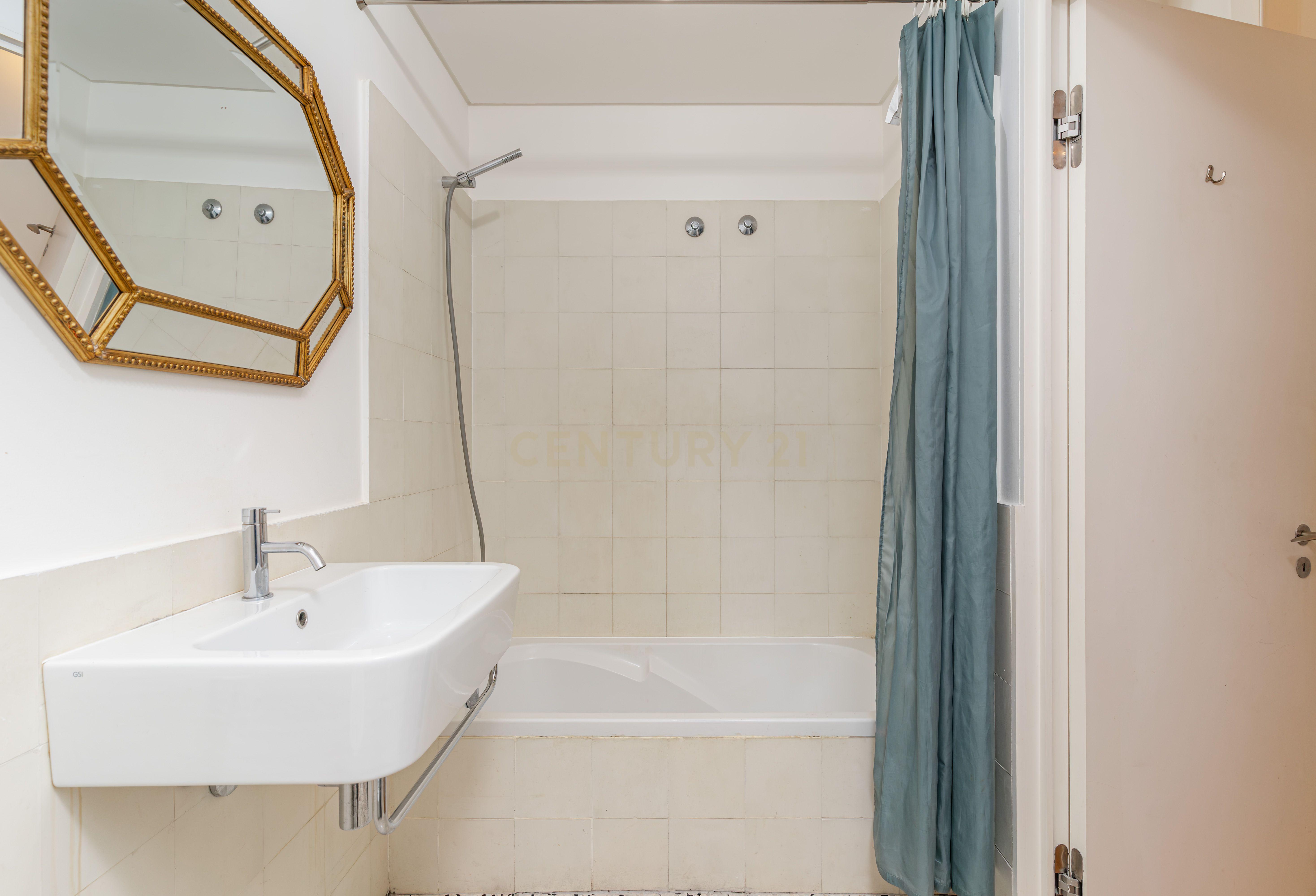 Moderno e Aconchegante Apartamento T2 em Lisboa Sé Alfama - Image 19