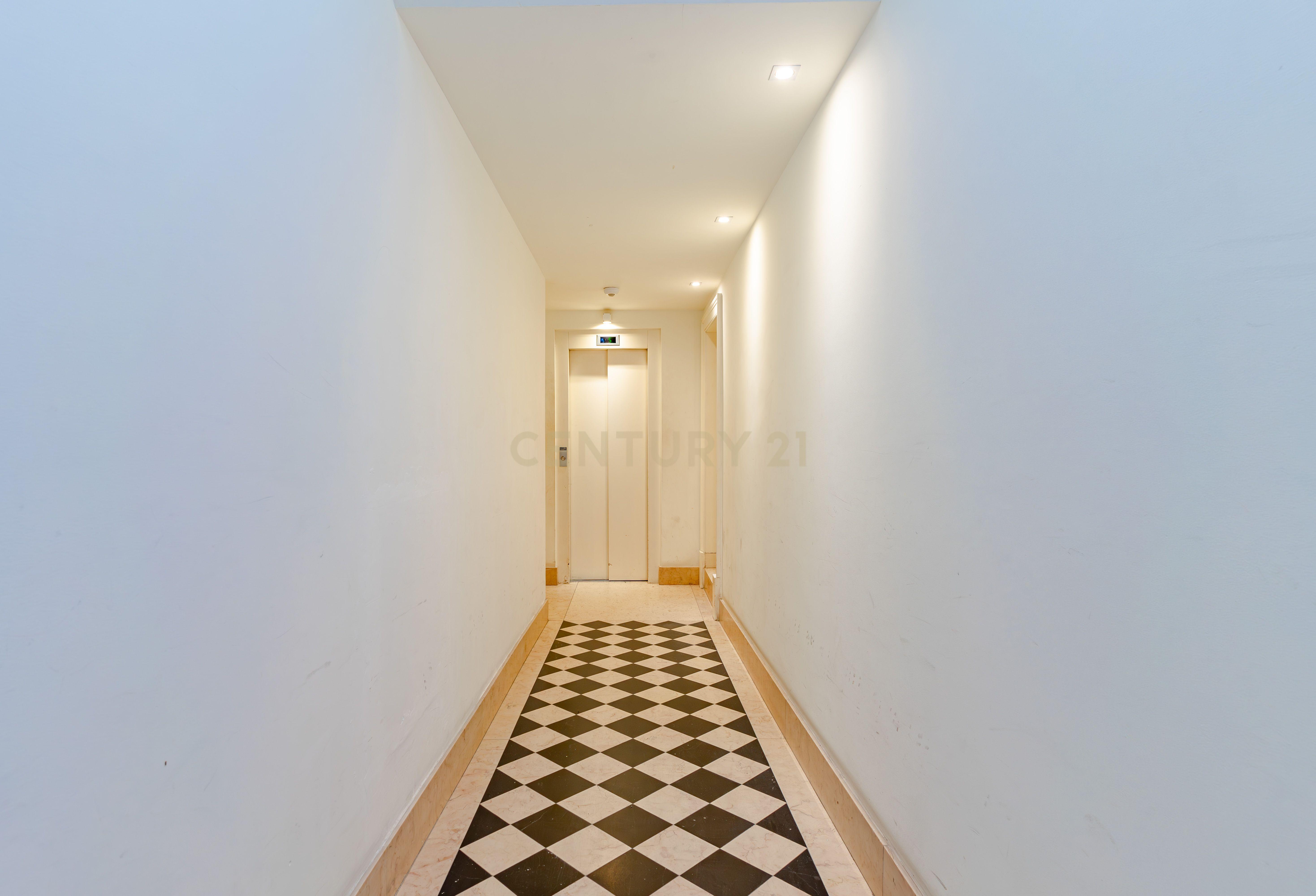 Moderno e Aconchegante Apartamento T2 em Lisboa Sé Alfama - Image 35