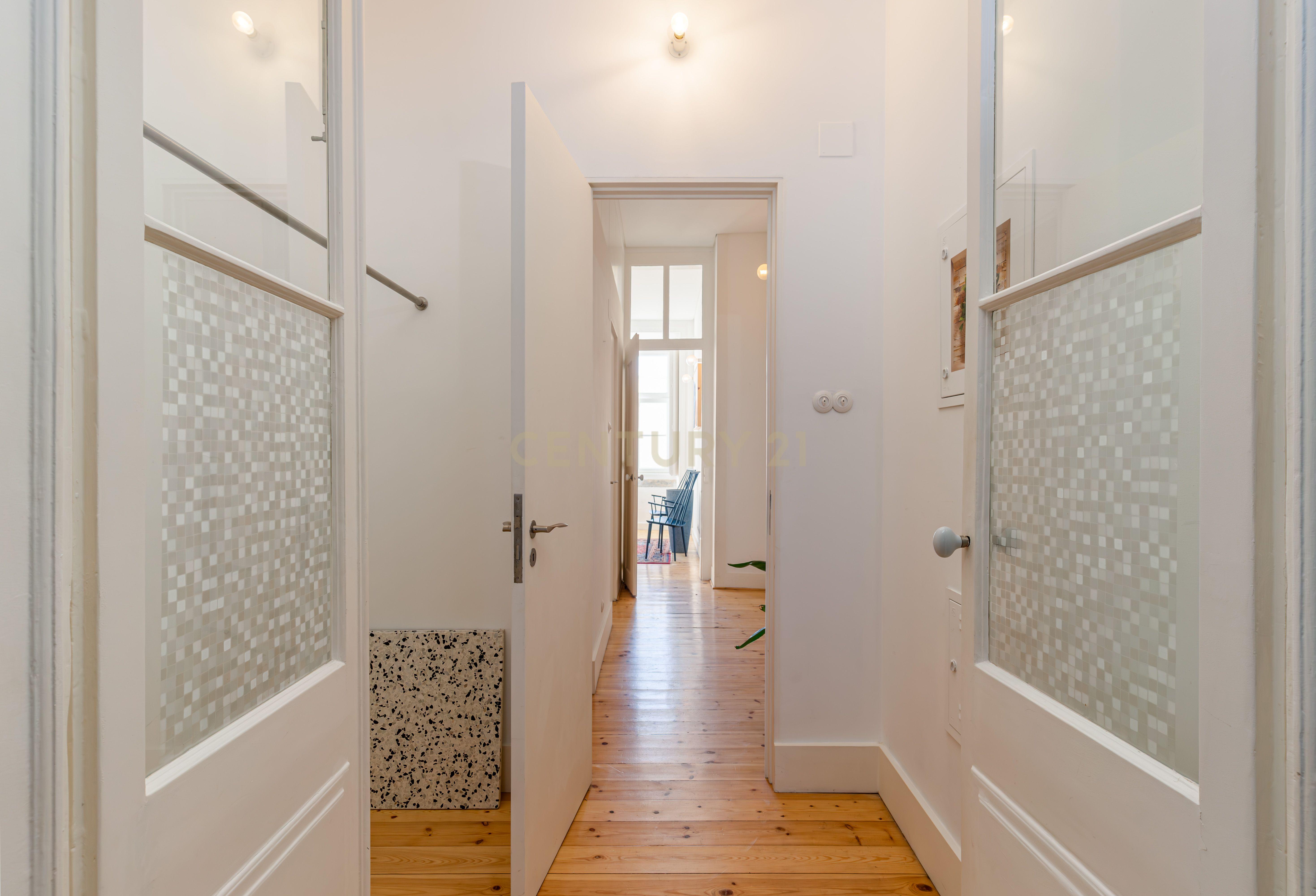 Moderno e Aconchegante Apartamento T2 em Lisboa Sé Alfama - Image 10