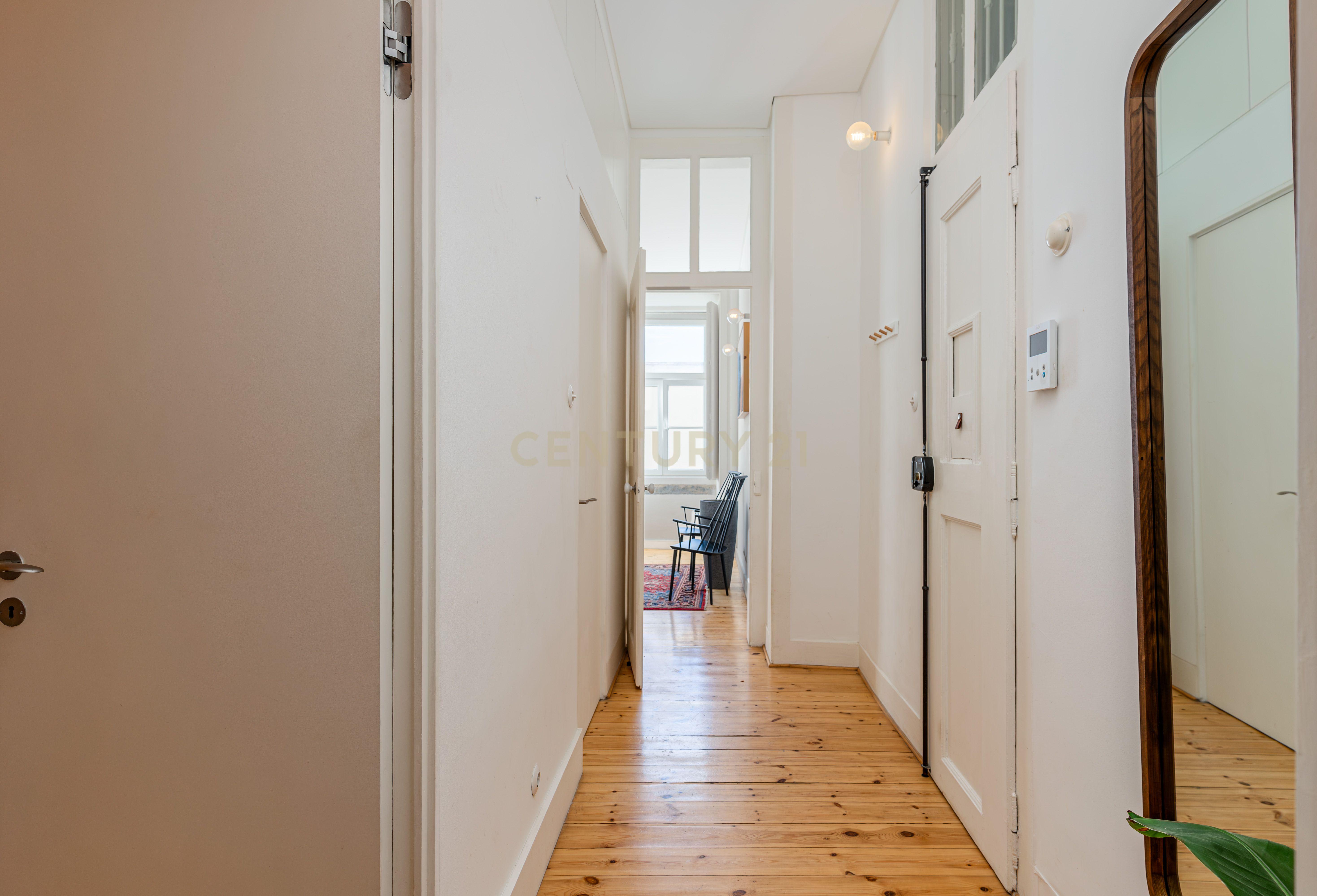Moderno e Aconchegante Apartamento T2 em Lisboa Sé Alfama - Image 4