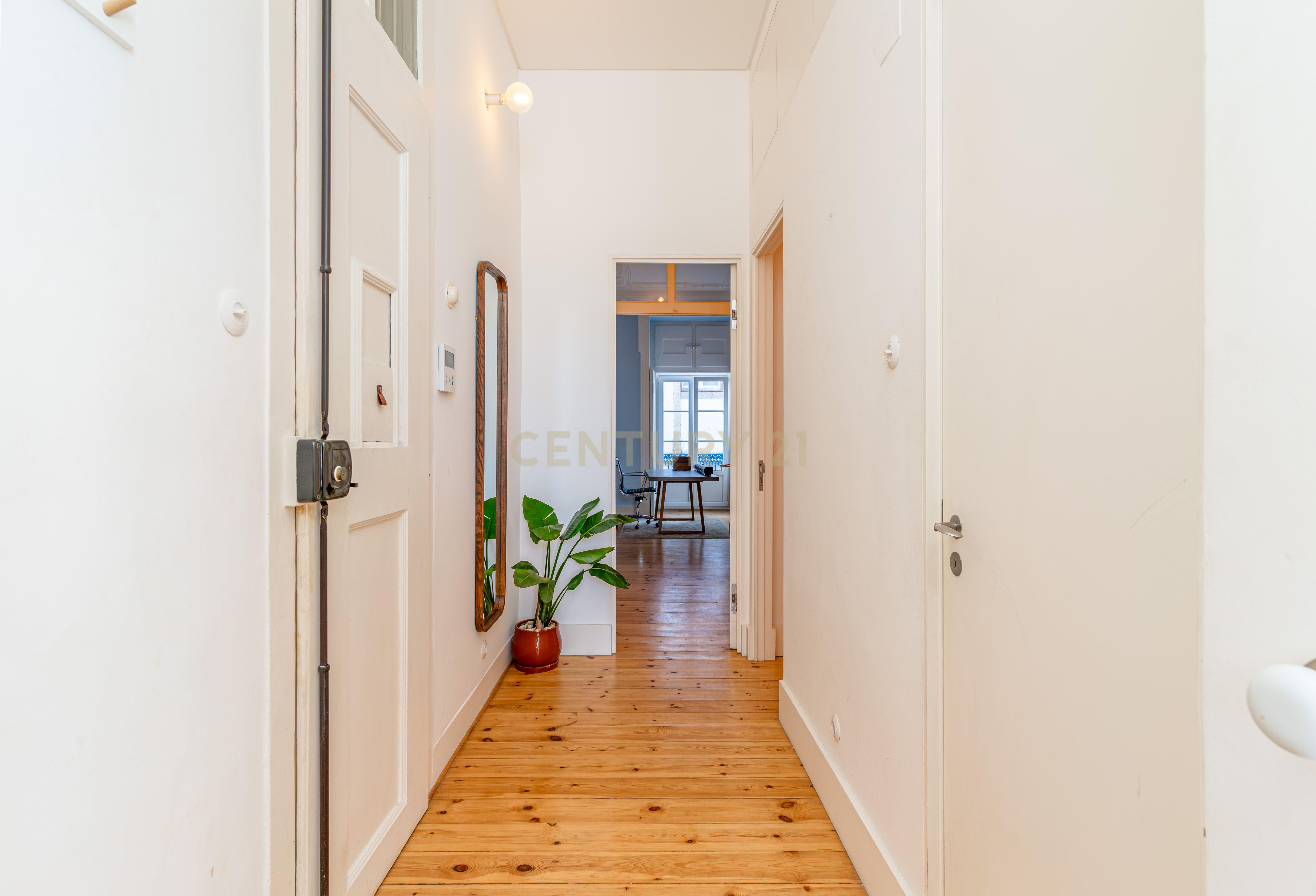Moderno e Aconchegante Apartamento T2 em Lisboa Sé Alfama - Image 3