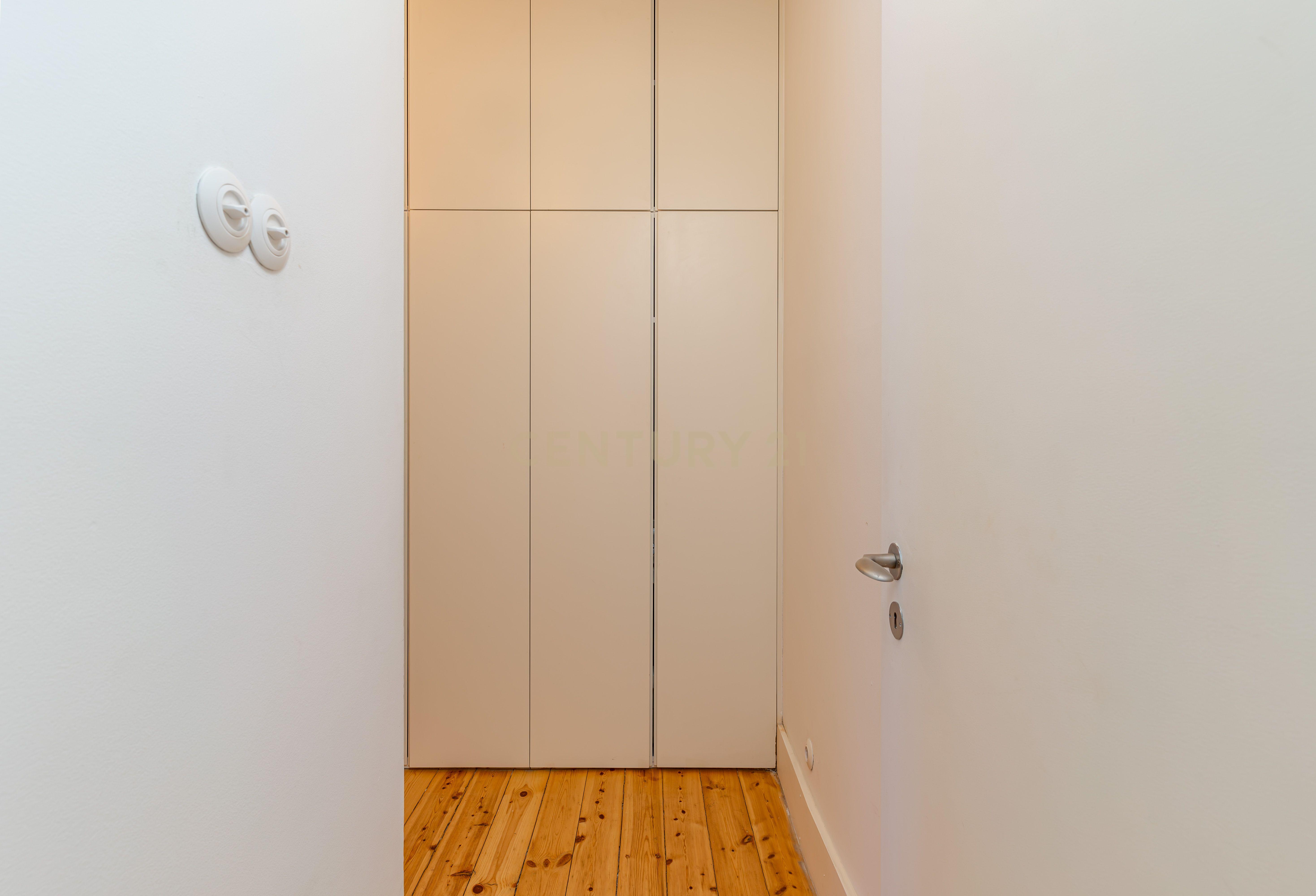 Moderno e Aconchegante Apartamento T2 em Lisboa Sé Alfama - Image 13