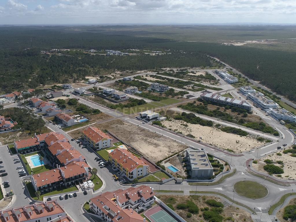 Lote de terreno com 3418m2 integrado no Atlantic Village na Costa de prata - Image 4