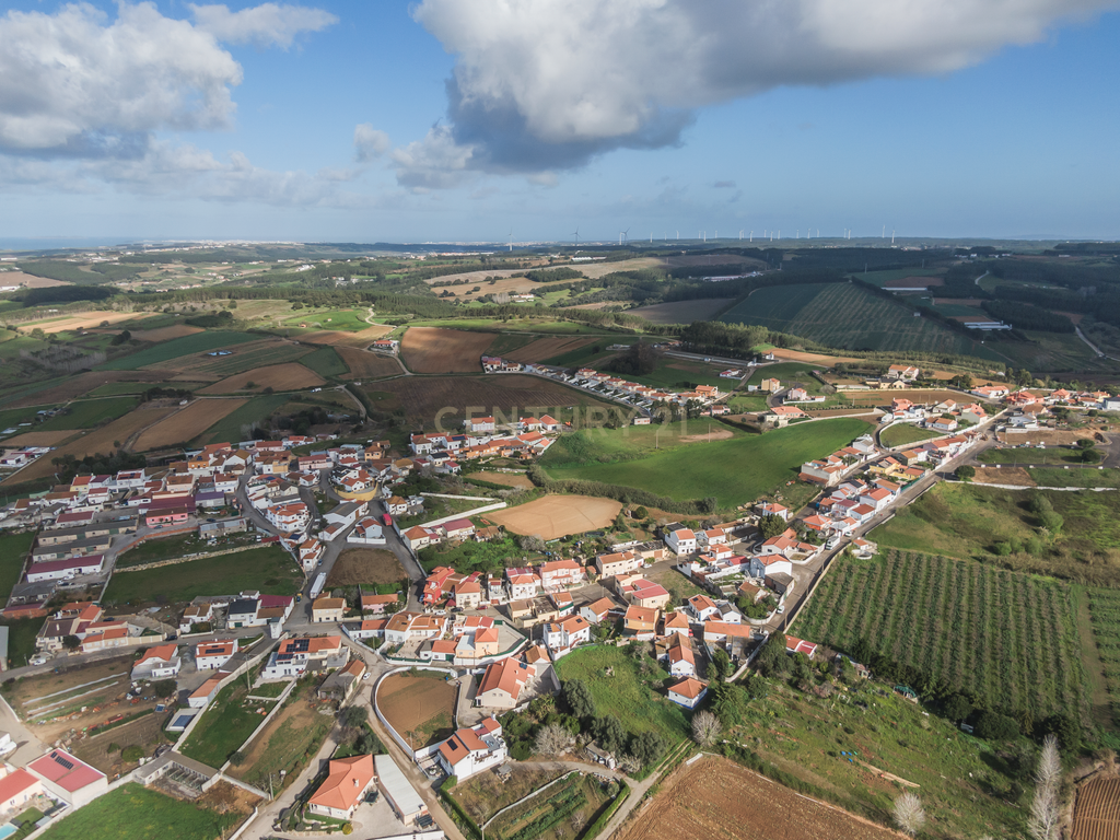 Terreno plano com 12.400m², inserido na pacata povoação de Sobral da Lourinhã. - Image 20