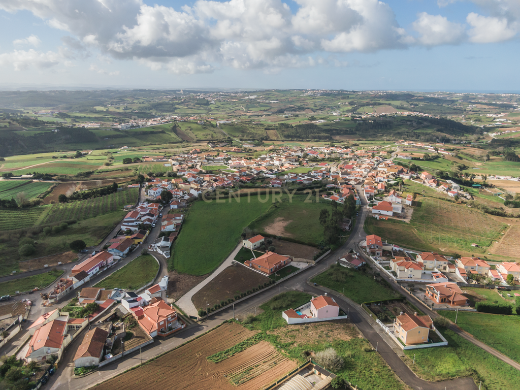 Terreno plano com 12.400m², inserido na pacata povoação de Sobral da Lourinhã. - Image 21