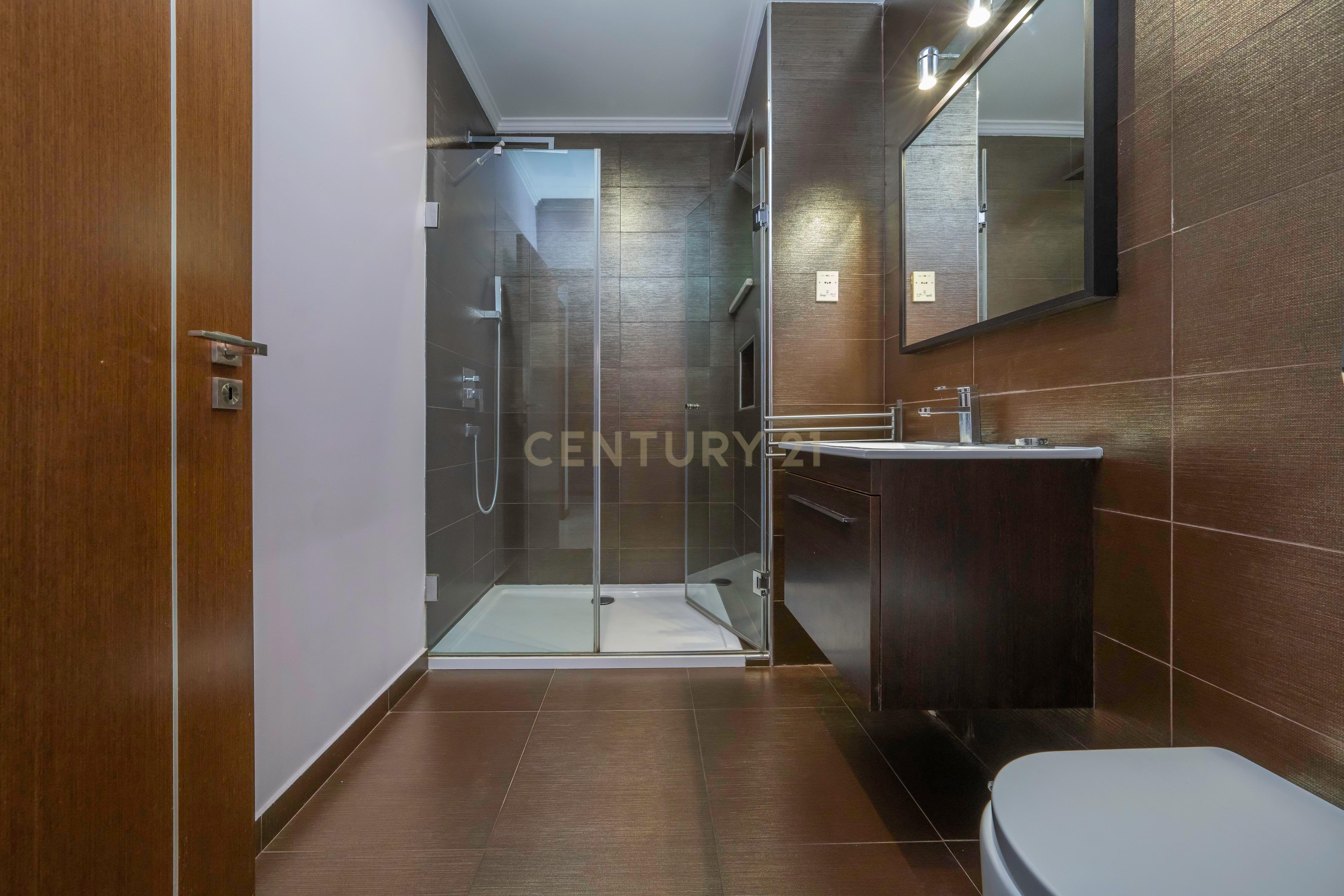 Magnífica Moradia Térrea T3 c/ Piscina, no Penteado, Moita - Image 15