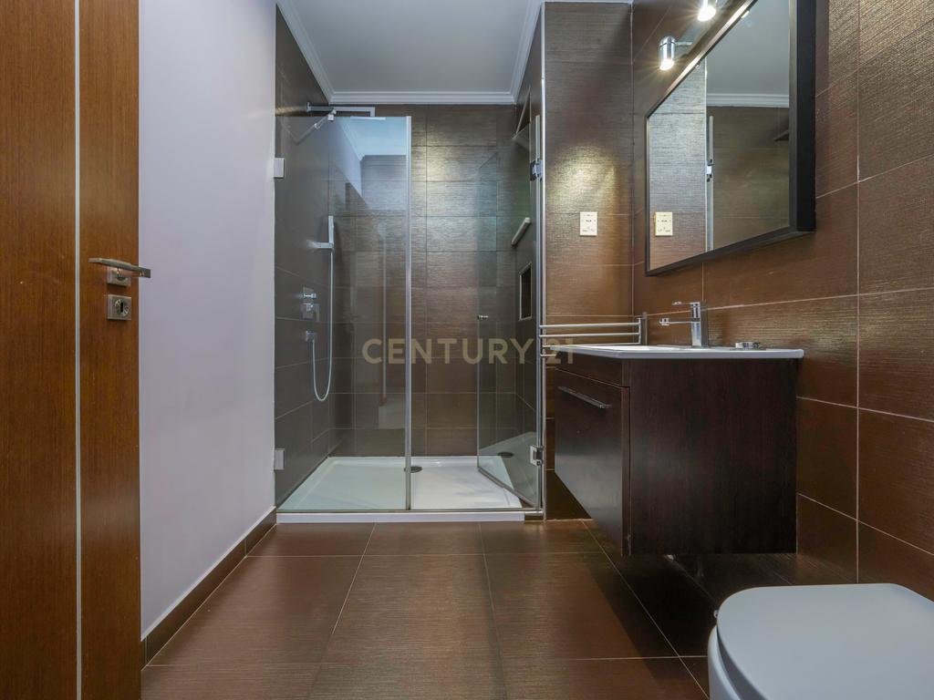 Magnífica Moradia Térrea T3 c/ Piscina, no Penteado, Moita - Image 15