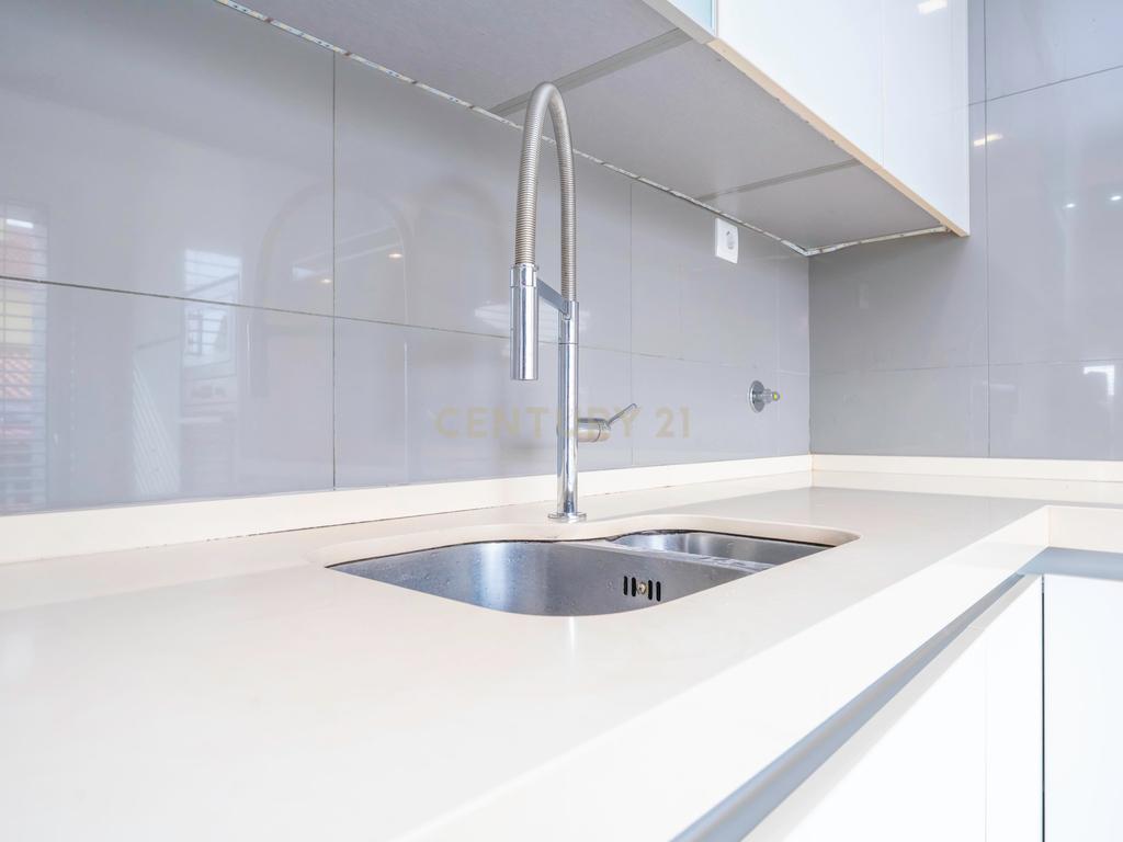 Magnífica Moradia Térrea T3 c/ Piscina, no Penteado, Moita - Image 9