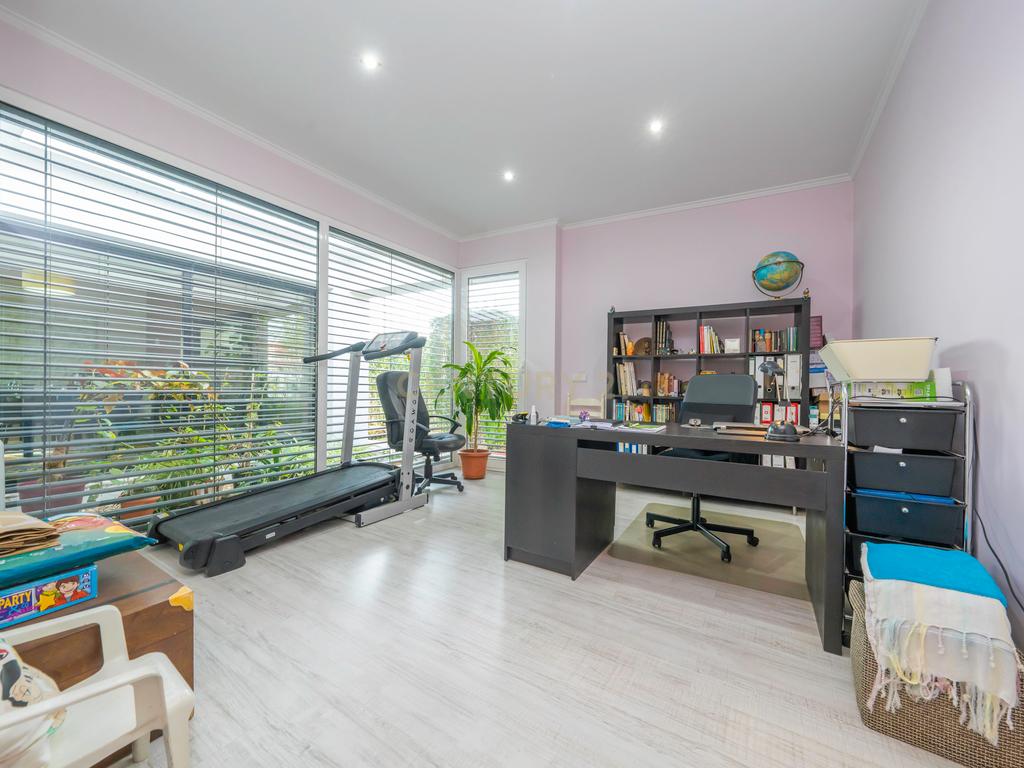 Magnífica Moradia Térrea T3 c/ Piscina, no Penteado, Moita - Image 17
