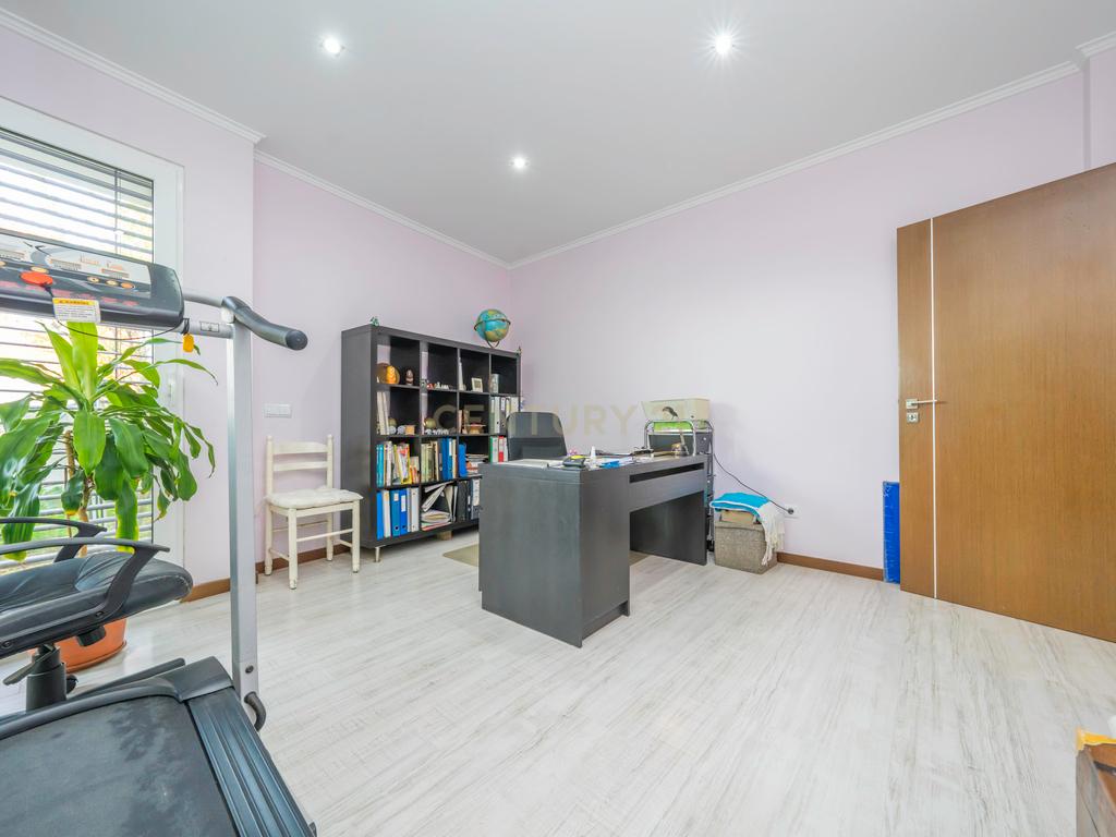 Magnífica Moradia Térrea T3 c/ Piscina, no Penteado, Moita - Image 18