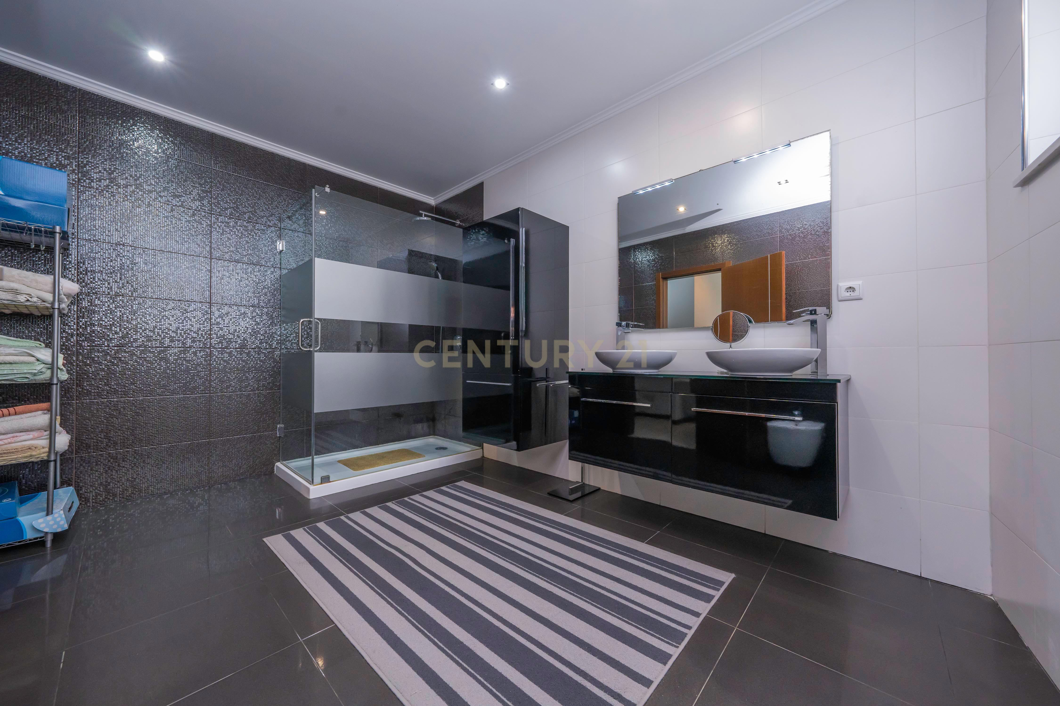 Magnífica Moradia Térrea T3 c/ Piscina, no Penteado, Moita - Image 27