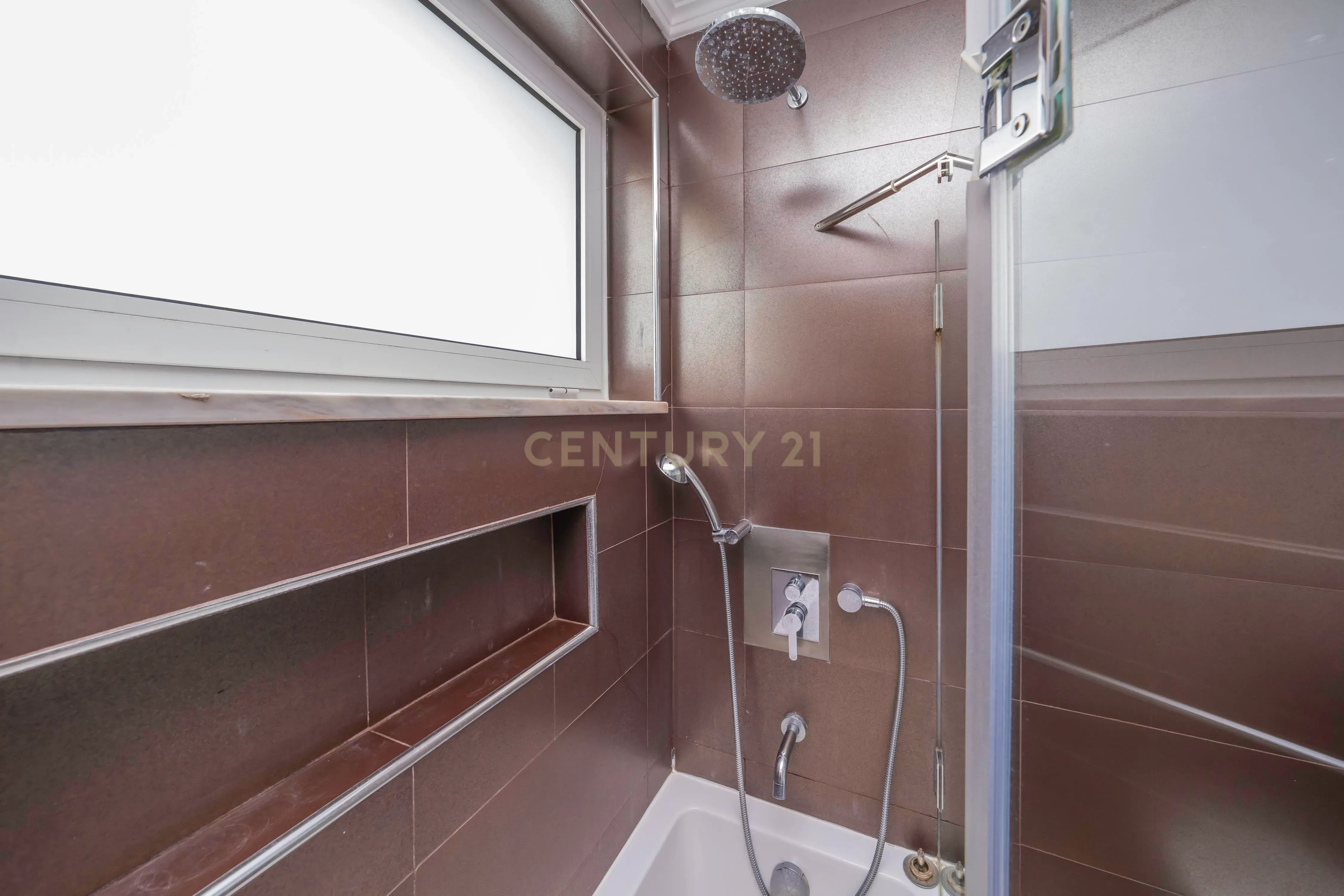 Magnífica Moradia Térrea T3 c/ Piscina, no Penteado, Moita - Image 23