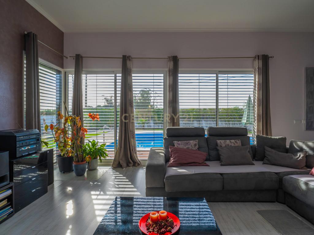 Magnífica Moradia Térrea T3 c/ Piscina, no Penteado, Moita - Image 7