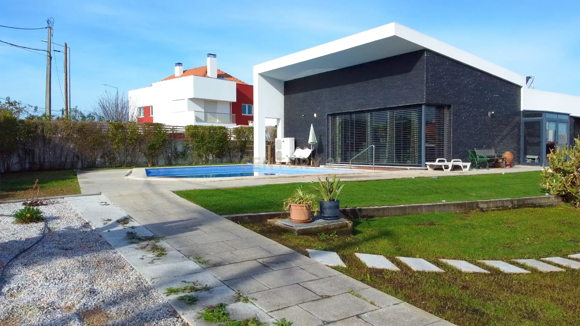 Magnífica Moradia Térrea T3 c/ Piscina, no Penteado, Moita - Image 39