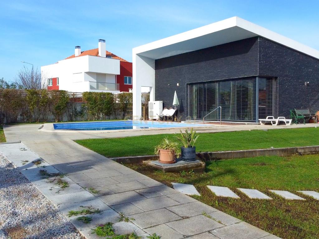 Magnífica Moradia Térrea T3 c/ Piscina, no Penteado, Moita - Image 39