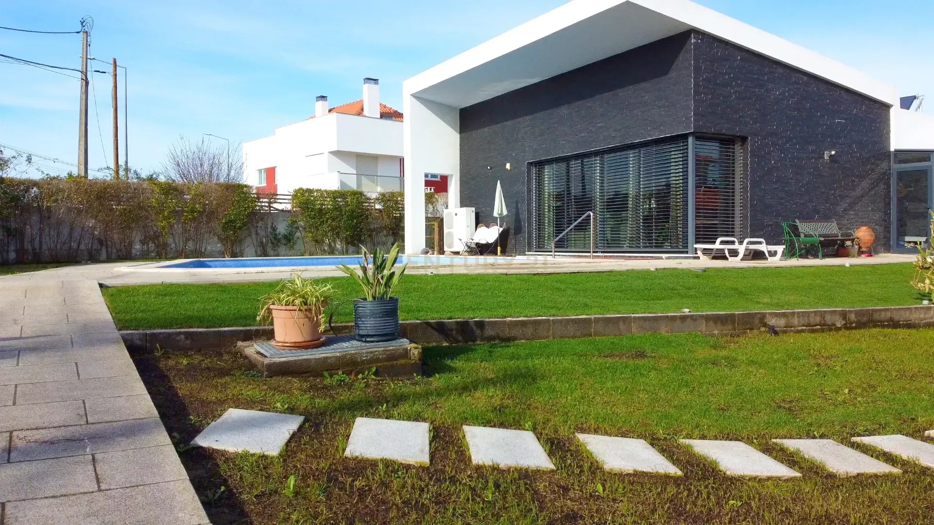 Magnífica Moradia Térrea T3 c/ Piscina, no Penteado, Moita - Image 30