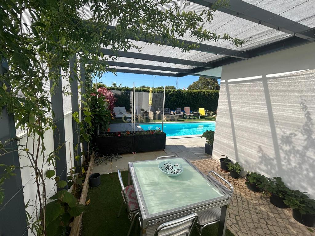 MORADIA ISOLADA, T4, com JARDIM e PISCINA AQUECIDA,  CAPARICA - ALMADA - Image 53