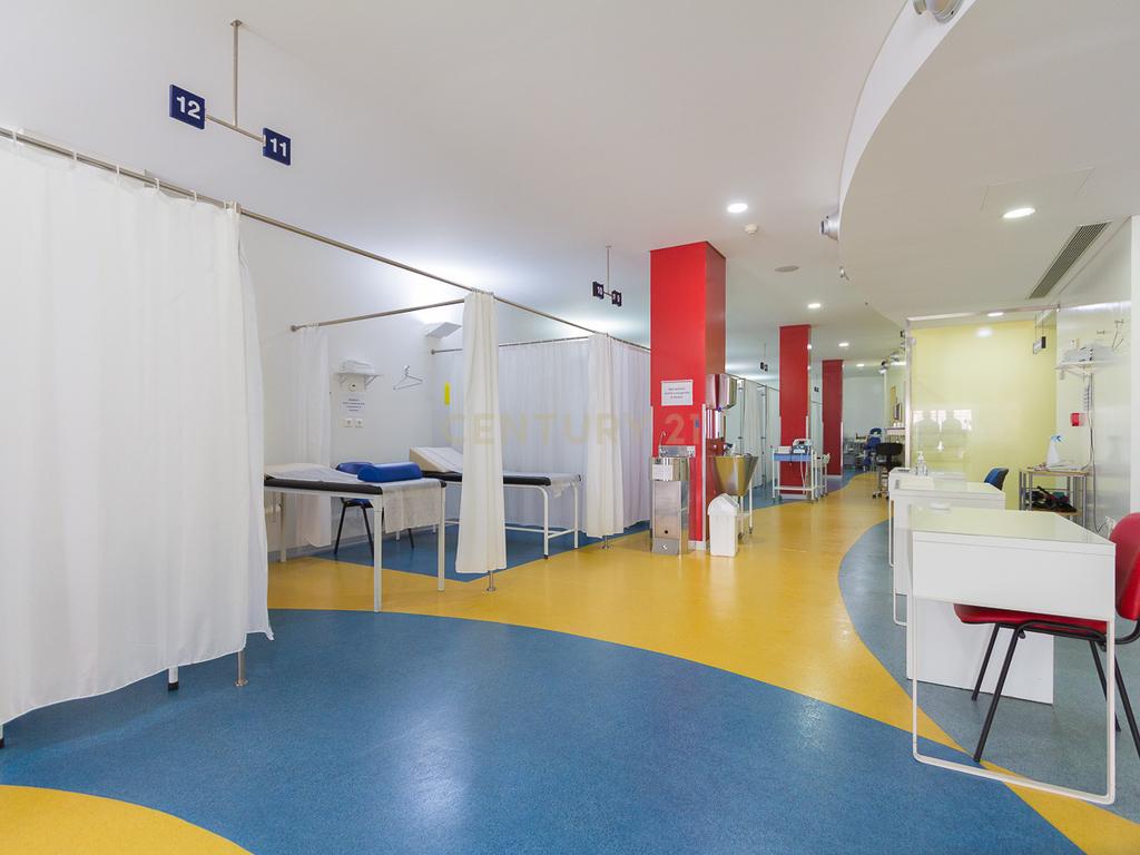 Clínicas de reabilitação física com equipamentos incluídos em Ponta Delgada e Vila Franca do Campo - Image 7