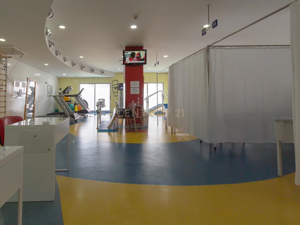 Clínicas de reabilitação física com equipamentos incluídos em Ponta Delgada e Vila Franca do Campo - Image 1