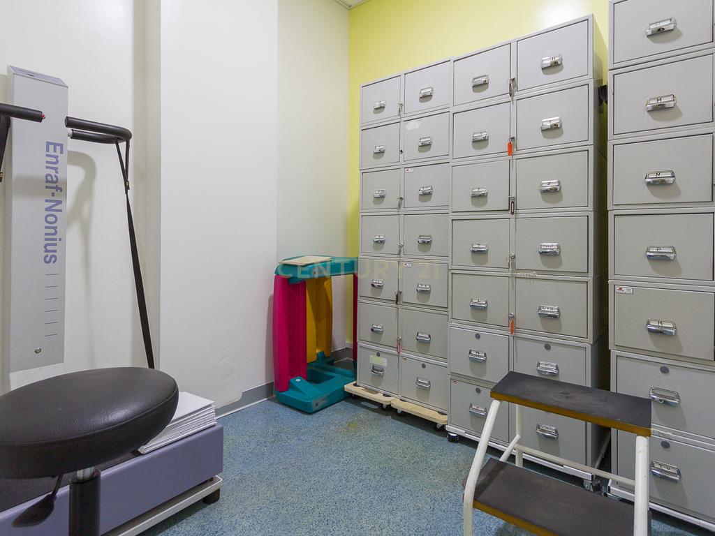 Clínicas de reabilitação física com equipamentos incluídos em Ponta Delgada e Vila Franca do Campo - Image 23