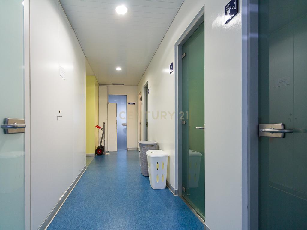 Clínicas de reabilitação física com equipamentos incluídos em Ponta Delgada e Vila Franca do Campo - Image 52
