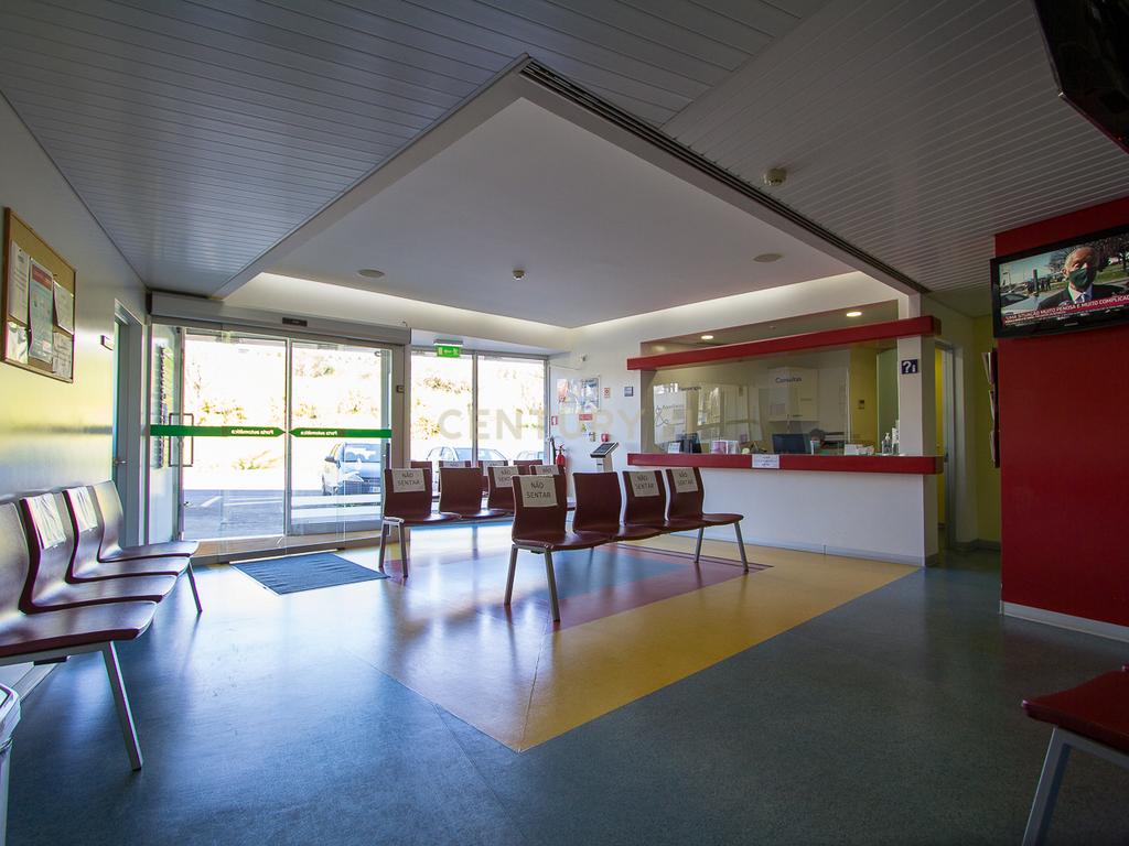 Clínicas de reabilitação física com equipamentos incluídos em Ponta Delgada e Vila Franca do Campo - Image 55