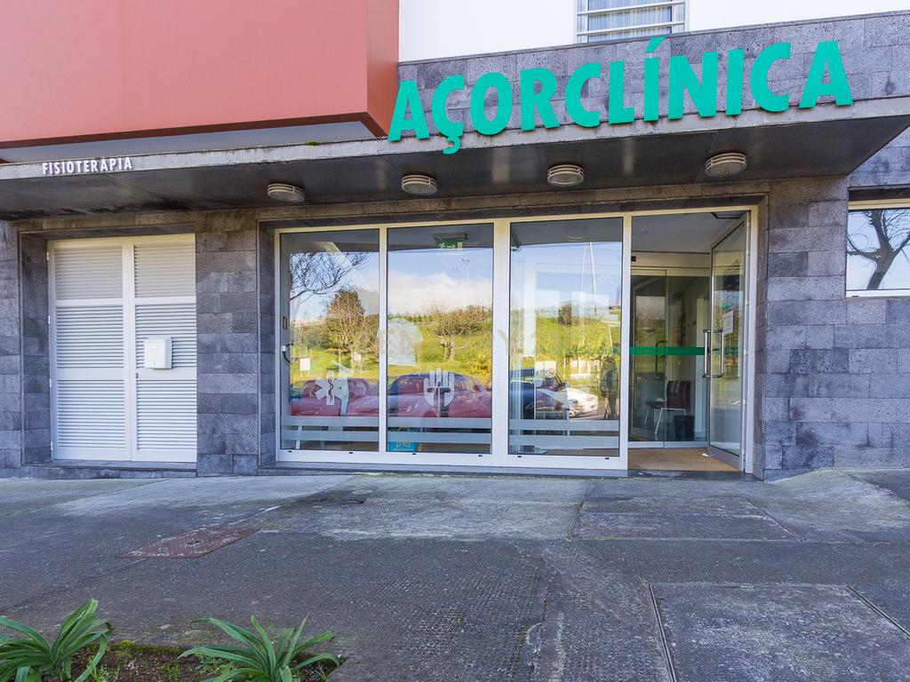 Clínicas de reabilitação física com equipamentos incluídos em Ponta Delgada e Vila Franca do Campo - Image 3