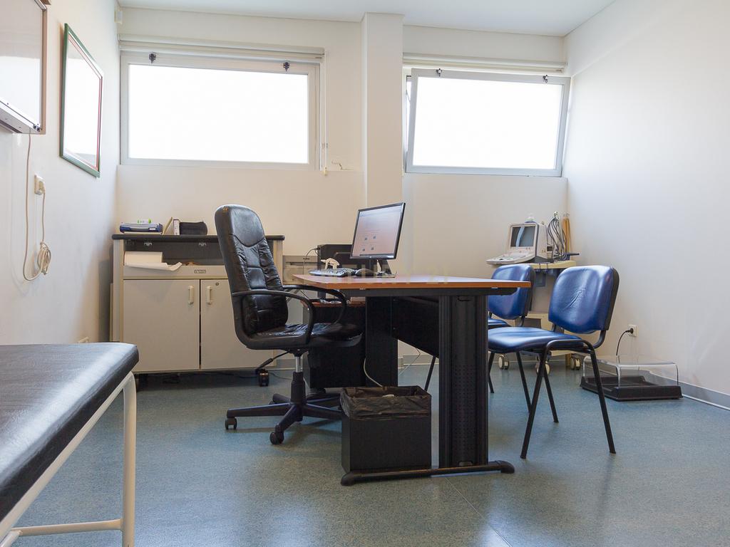 Clínicas de reabilitação física com equipamentos incluídos em Ponta Delgada e Vila Franca do Campo - Image 64