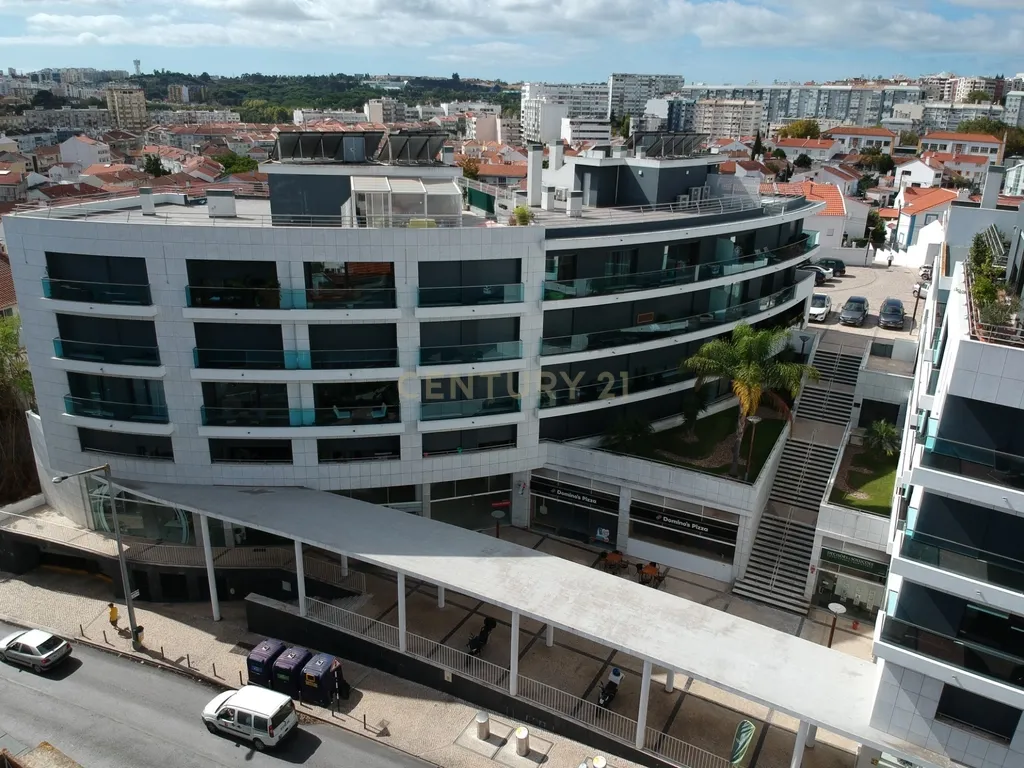 Apartamento de Luxo T4 em Almada - Image 1