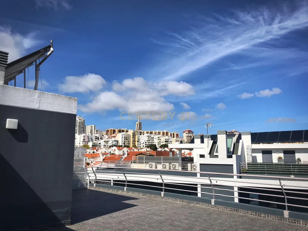 Apartamento de Luxo T4 em Almada - Image 17