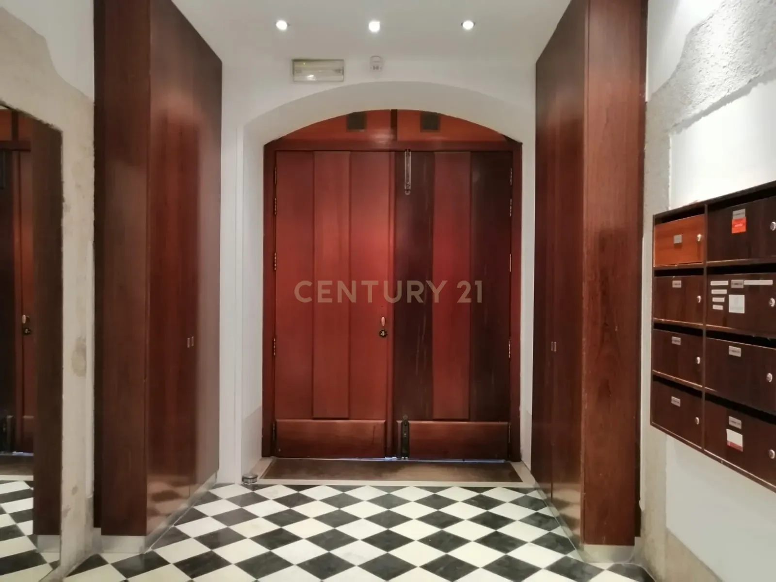 Apartamento T3 para venda na Baixa de Lisboa - Image 1