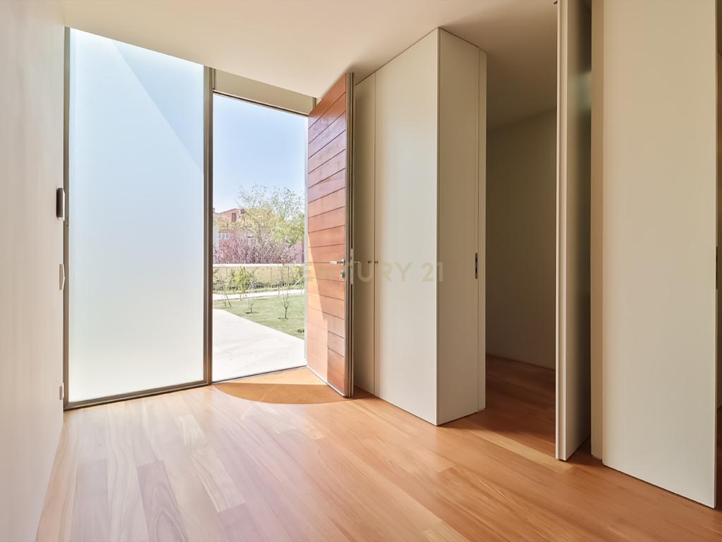 Moradia T4 - Condomínio Luxo nas Antas - Image 7