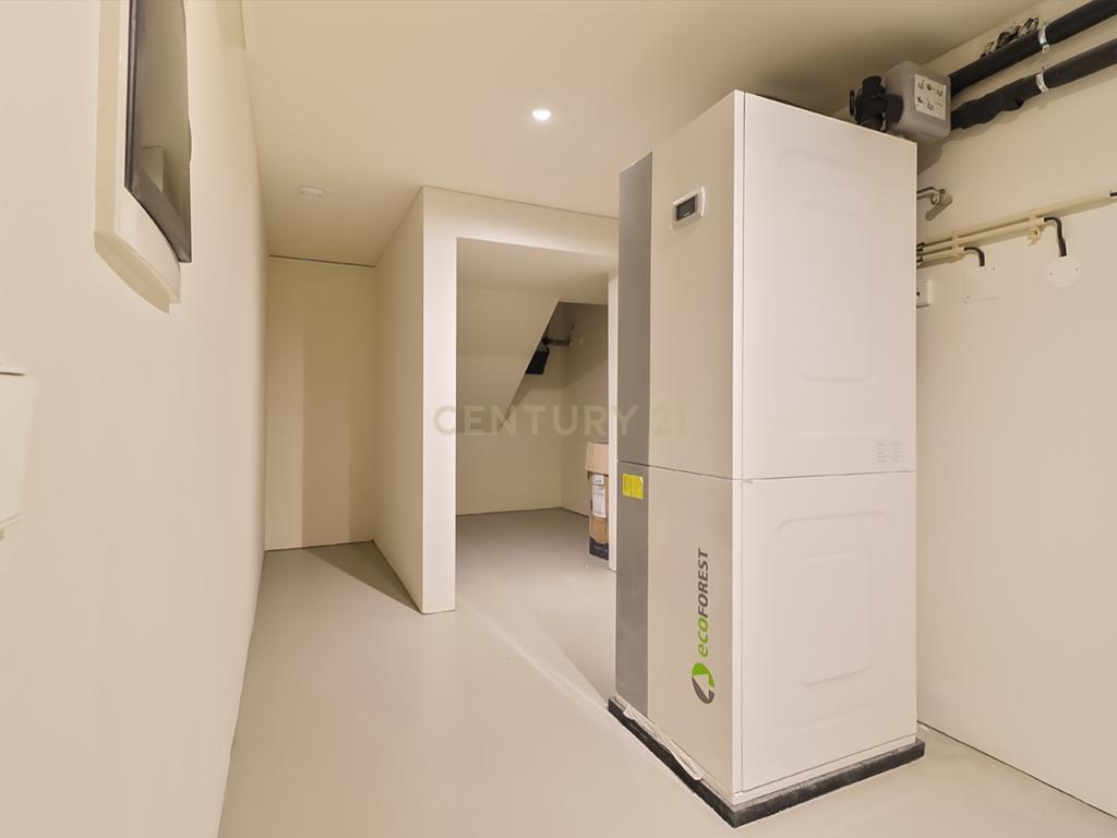 Moradia T4 - Condomínio Luxo nas Antas - Image 32
