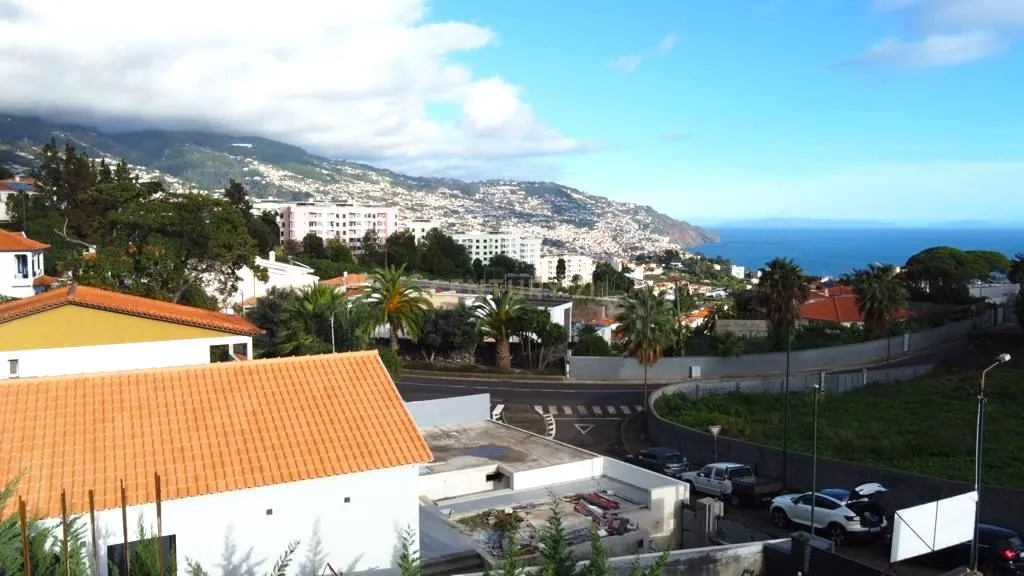 Moradia Em Banda- São Martinho- Funchal (B) - Image 4